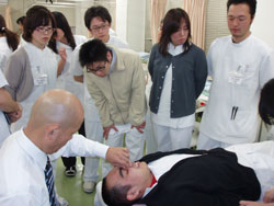 �u�����i